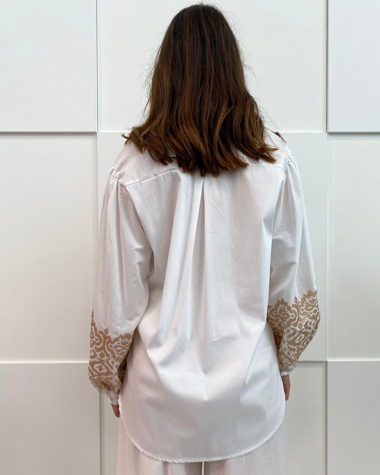 SLEEVE EMBROIDERY SHIRT