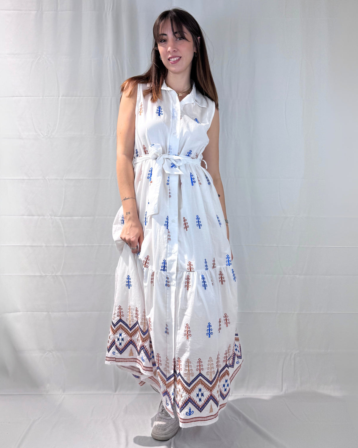 SLEEVELESS EMBROIDERED DRESS
