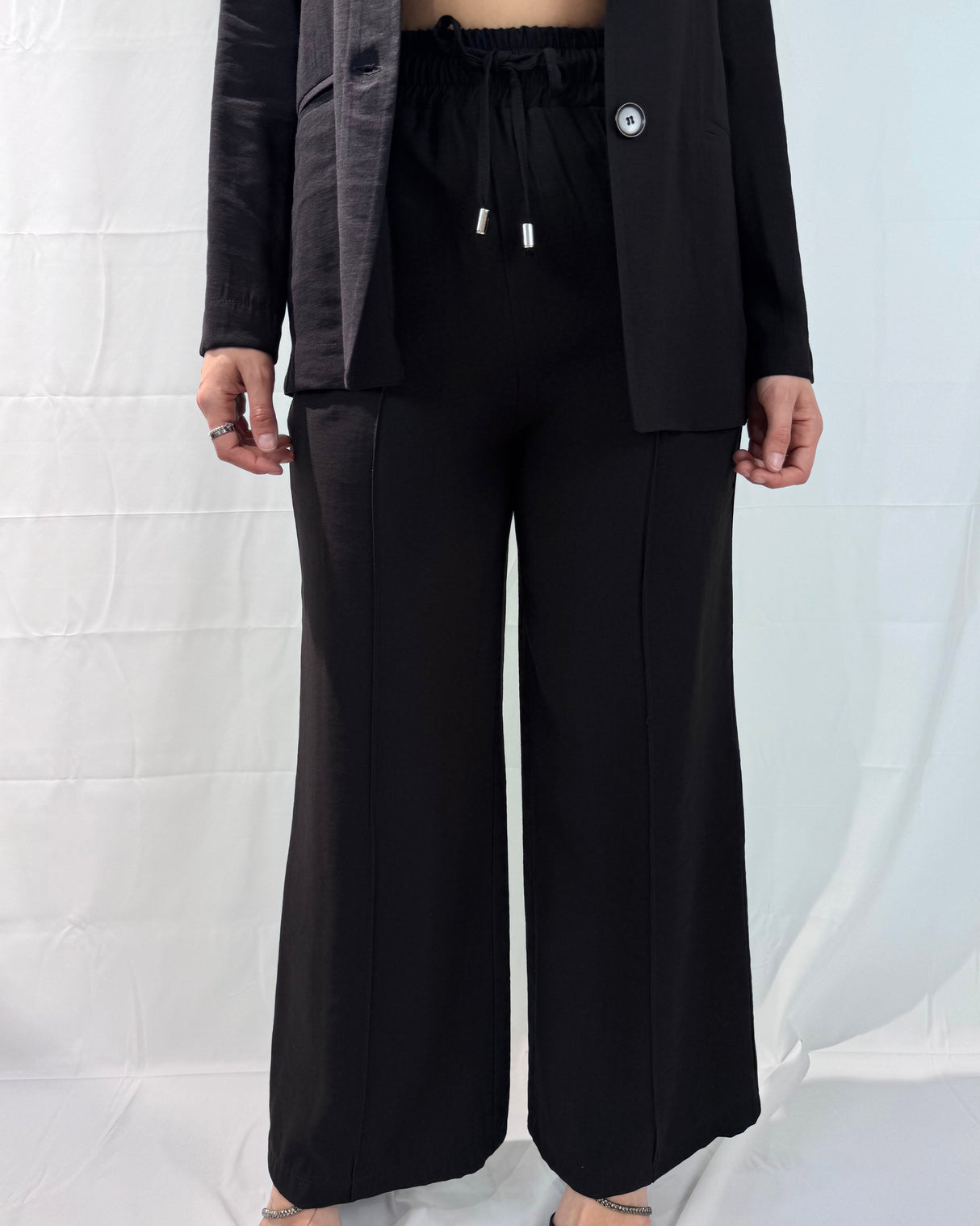 PANTS WITH LACES