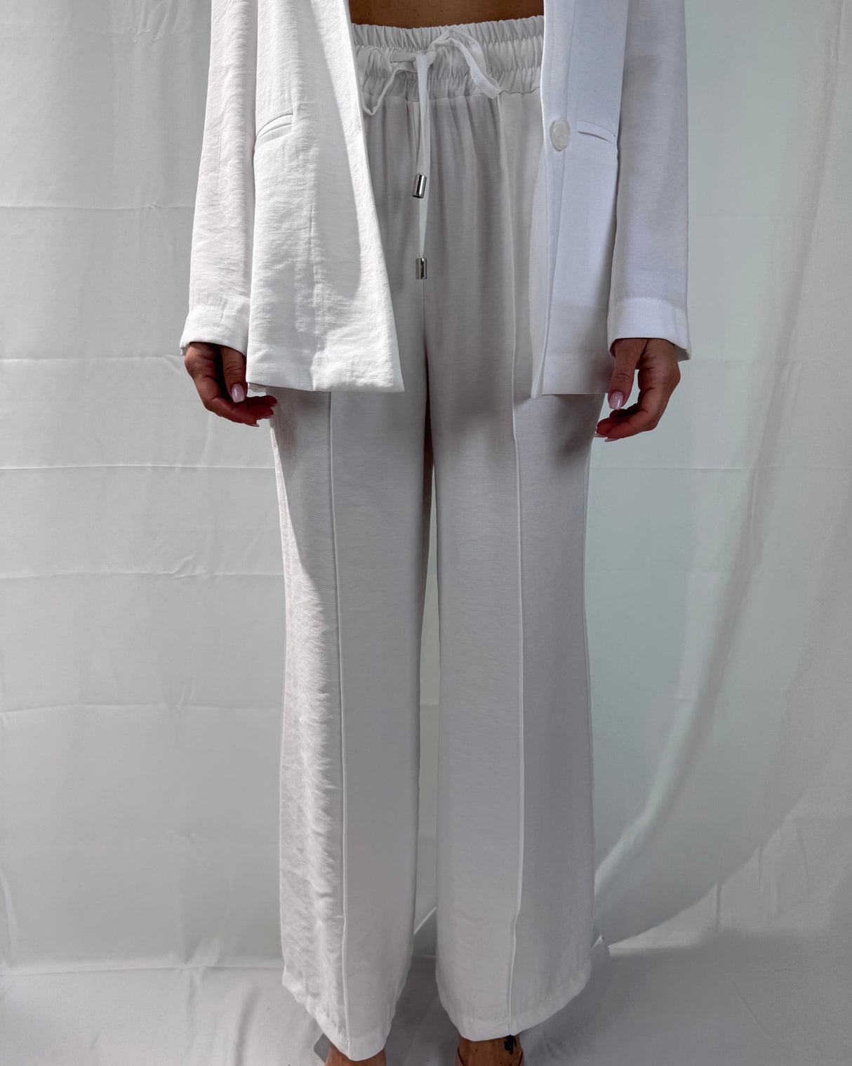 PANTS WITH LACES