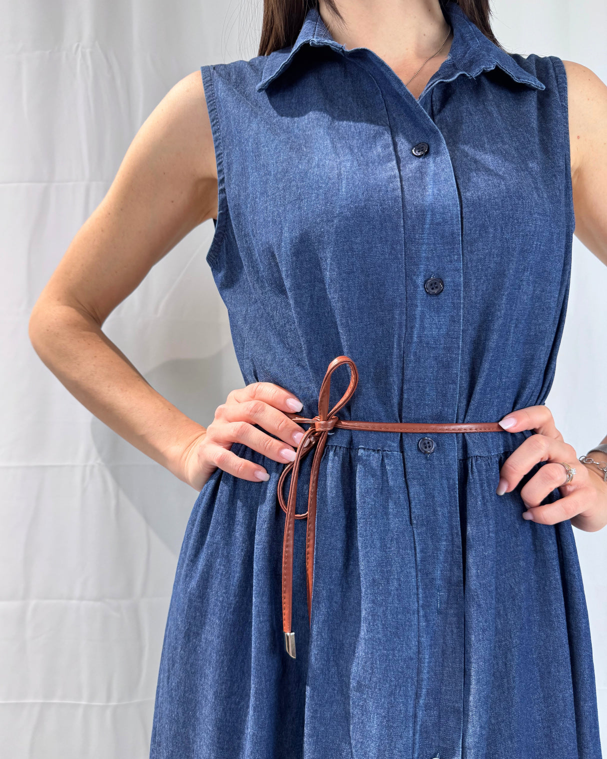 SLEEVELESS DRESS