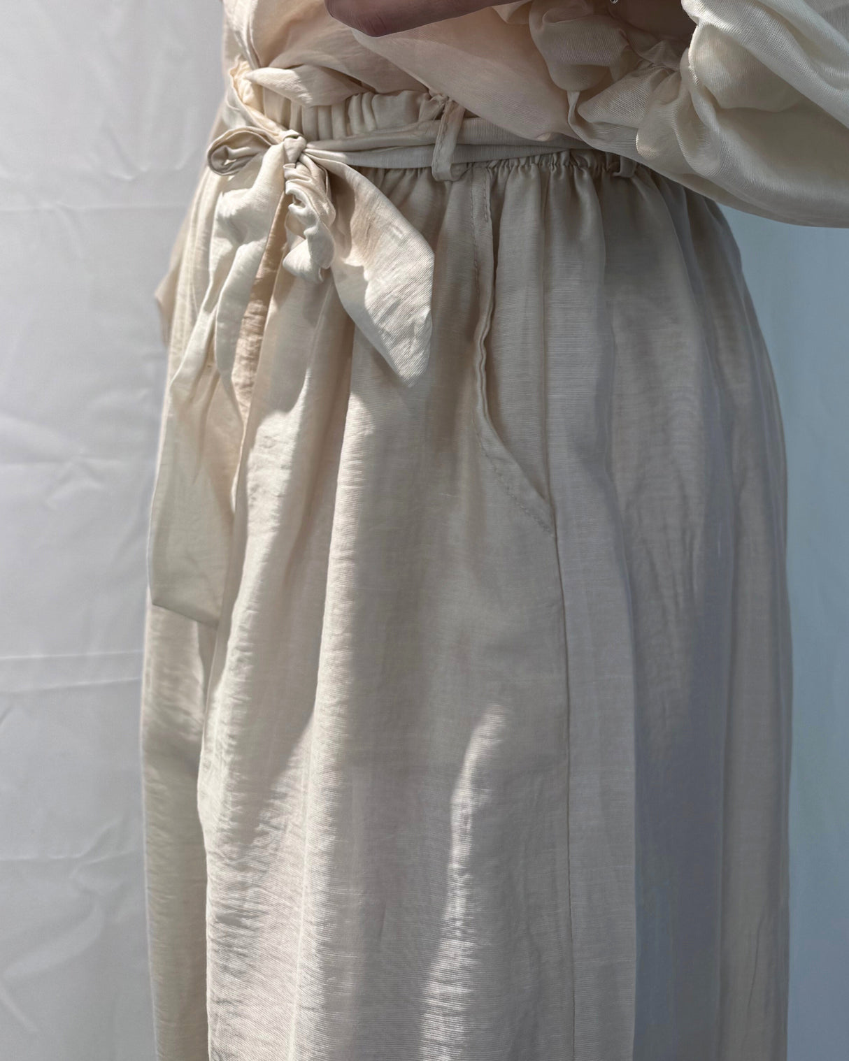 TROUSERS WITH LINEN-TENCEL MIXED SASH